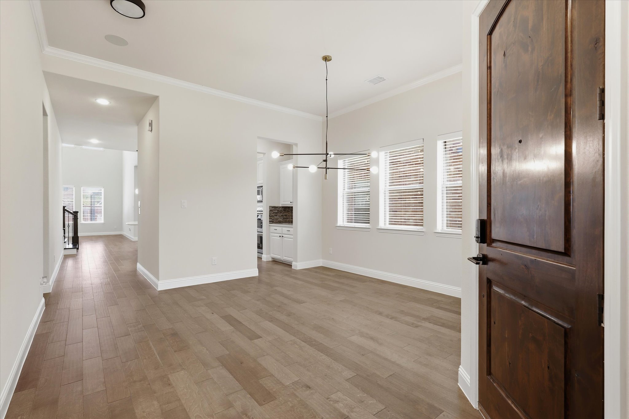 2433 Mare Road Carrollton, TX 75010 - Photo 9 of 41 Gallery Image 9