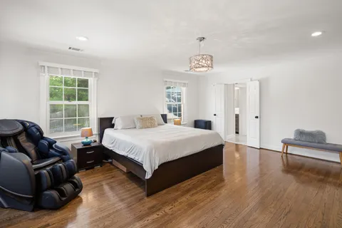 Contact Agent | 5313 Massachusetts Avenue, Bethesda, MD 20816