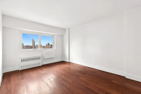 $765,000 | 609 Columbus Avenue, Unit 16C | Upper West Side