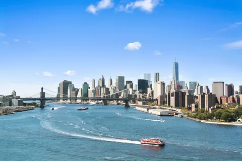 $1,675,000 | 440 Kent Avenue, Unit 17A | Williamsburg