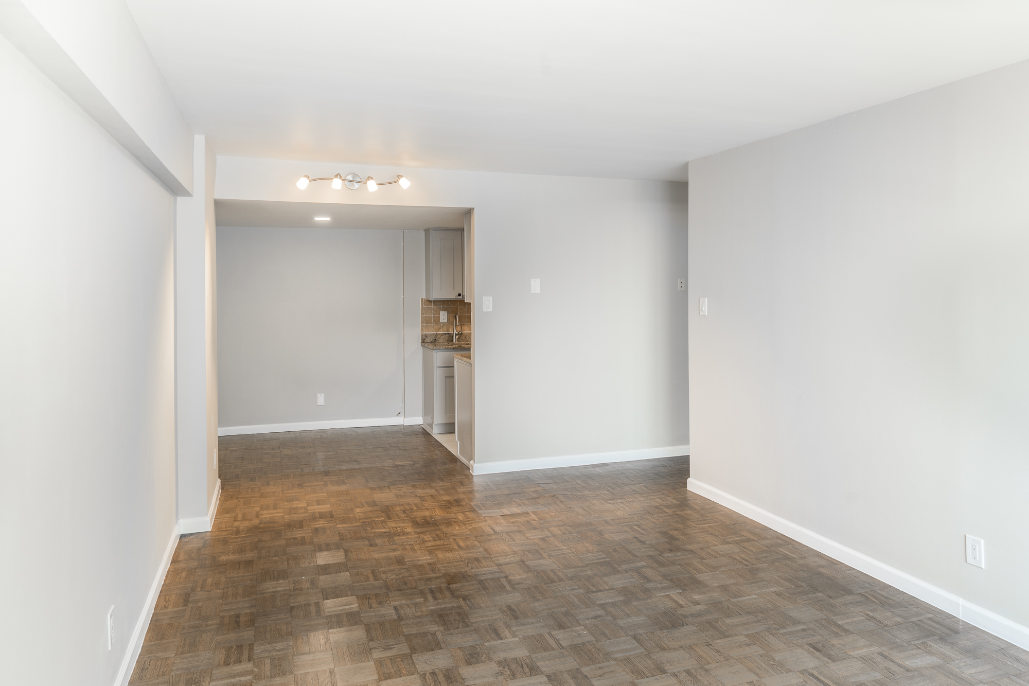 755 Narrows Road North, Unit 605 Staten Island, NY 10304 - Photo 2 of 8