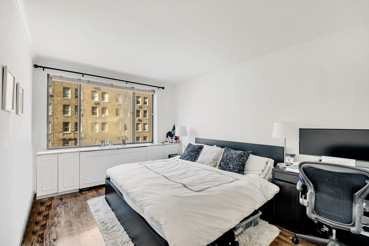 130 West 79th Street, Unit 10CD Manhattan, NY 10024 - Photo 4 of 10