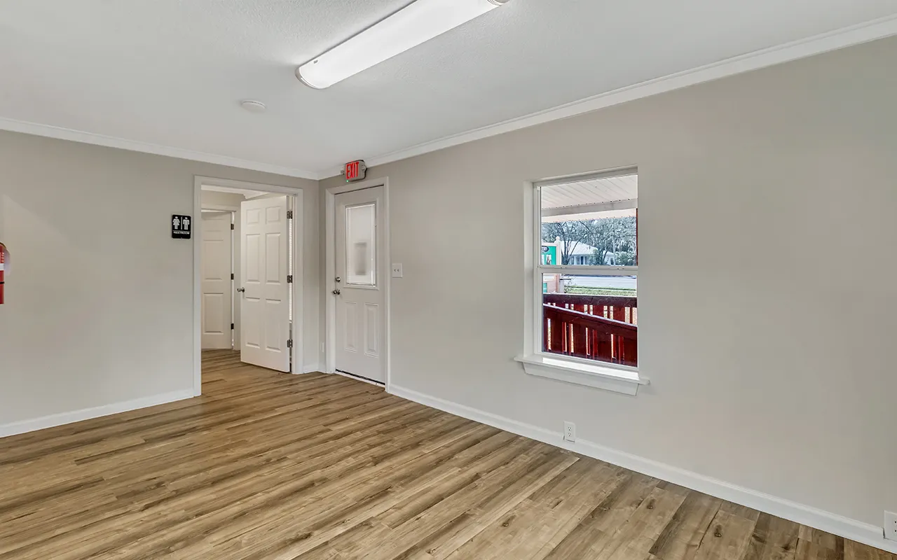 $4,268 | 406 Highway 80, Unit A, Bloomingdale, GA 31302