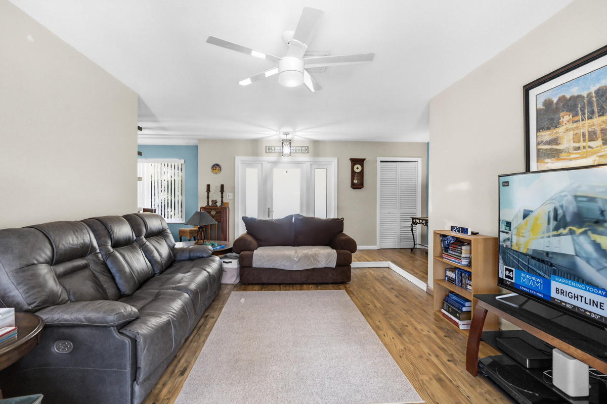 7140 Northwest 10th Court Plantation, FL 33313 - Photo 6 of 43