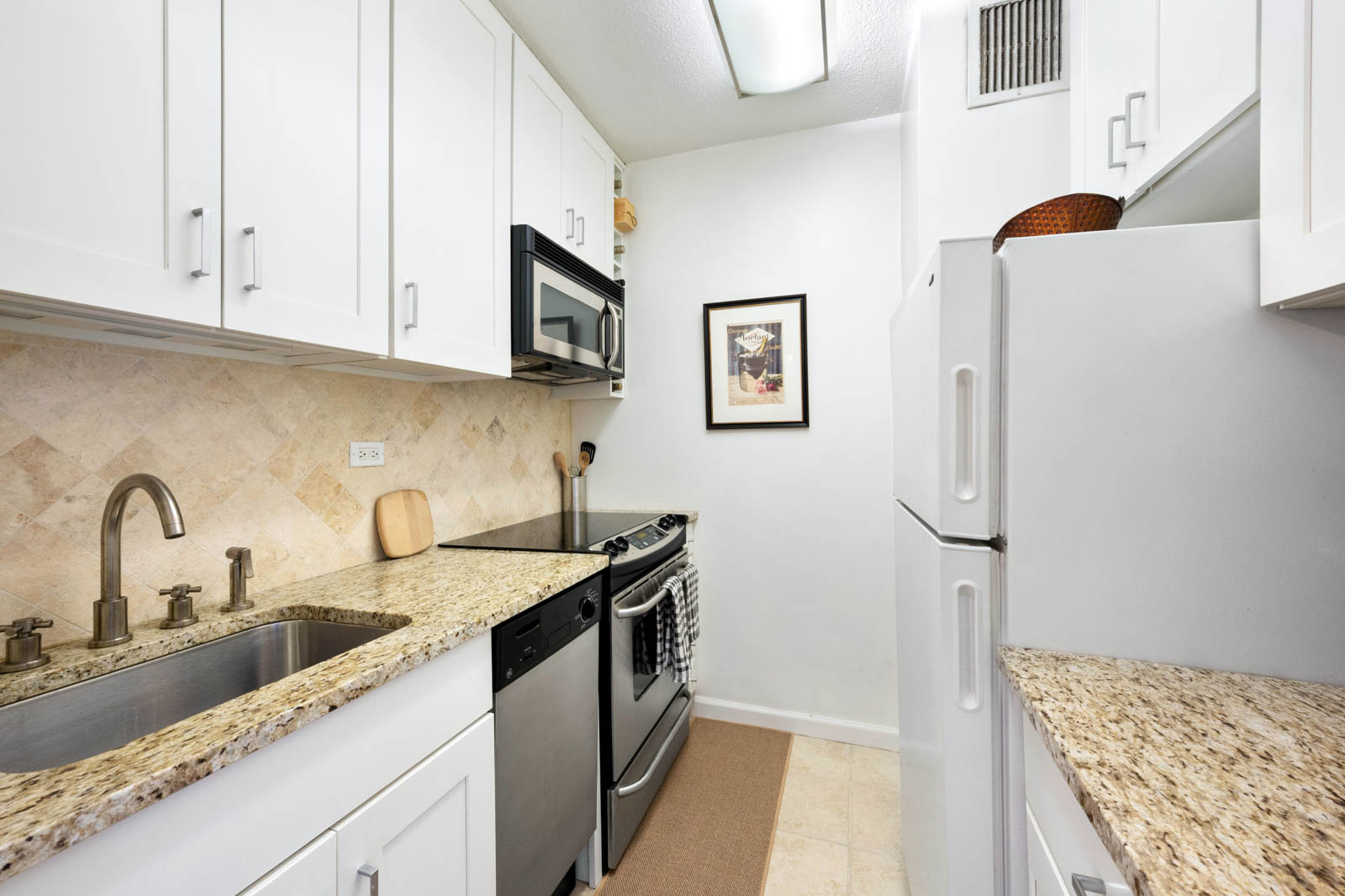 300 East 54th Street, Unit 26B Manhattan, NY 10022 - Photo 2 of 6