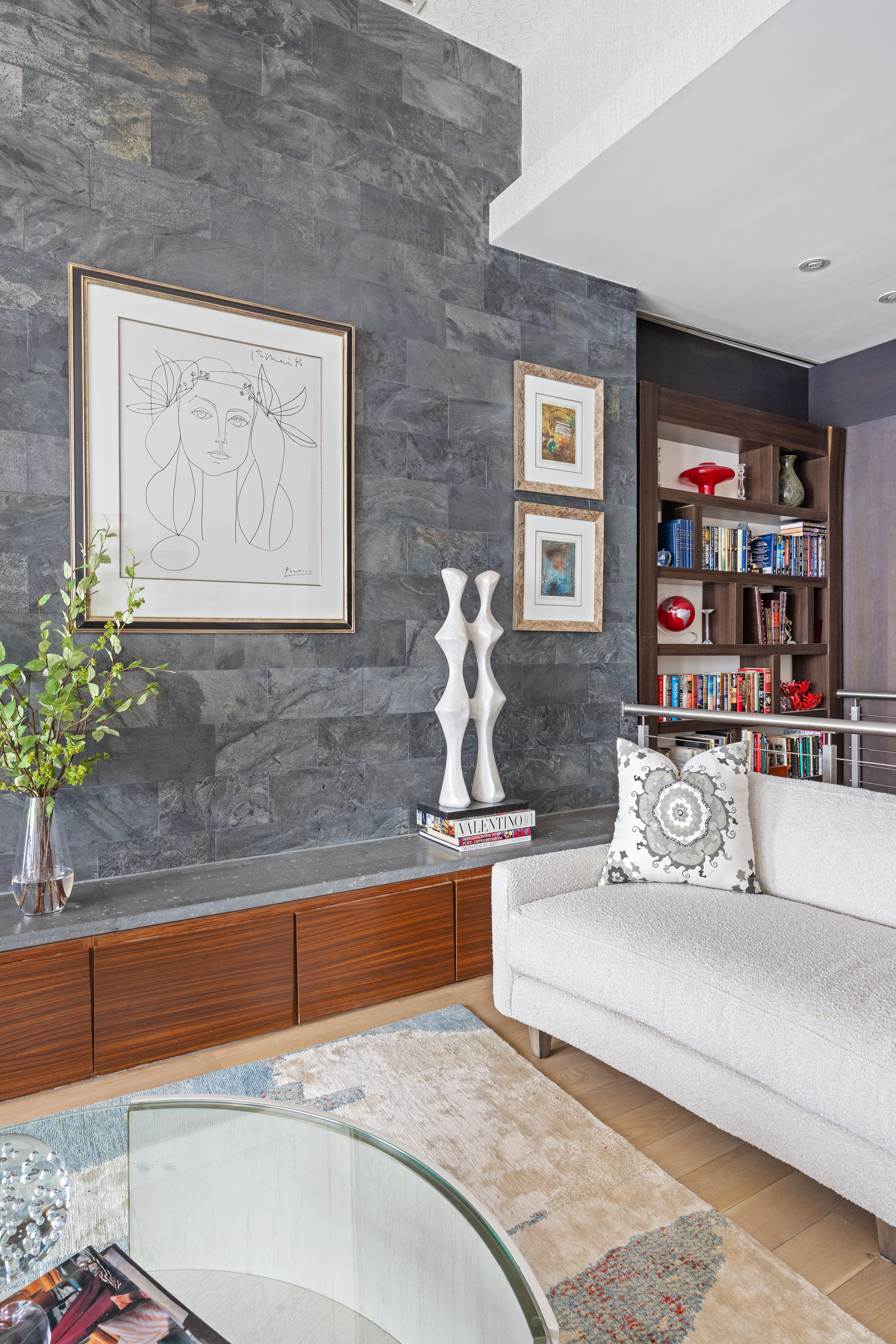 157 East 84th Street, Unit THA Manhattan, NY 10028 - Photo 7 of 33 a living room with furniture and painting on the wall