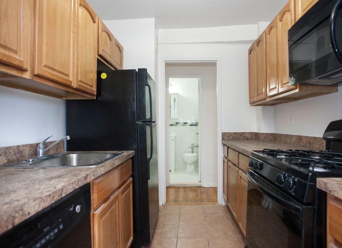 415 Stratford Road, Unit 2B Brooklyn, NY 11218 - Photo 1 of 3