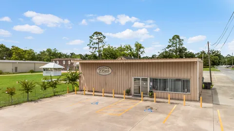 $400,000 | 697 West Cherry Street, Jesup, GA 31545