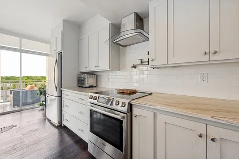 $329,000 | 6211 West Northwest Highway, Unit 604, Dallas, TX 75225