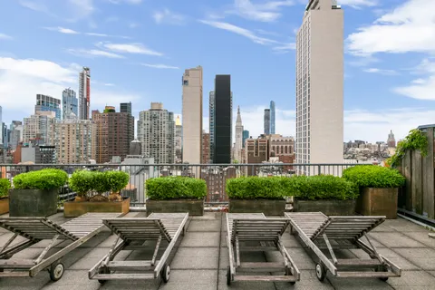 $2,800,000 | 252 7th Avenue, Unit 14G | Chelsea