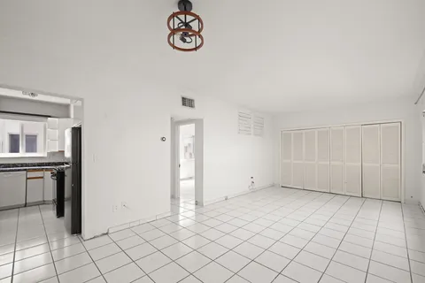 $425,000 | 1130 Venetian Way, Unit 1D, Miami Beach, FL 33139