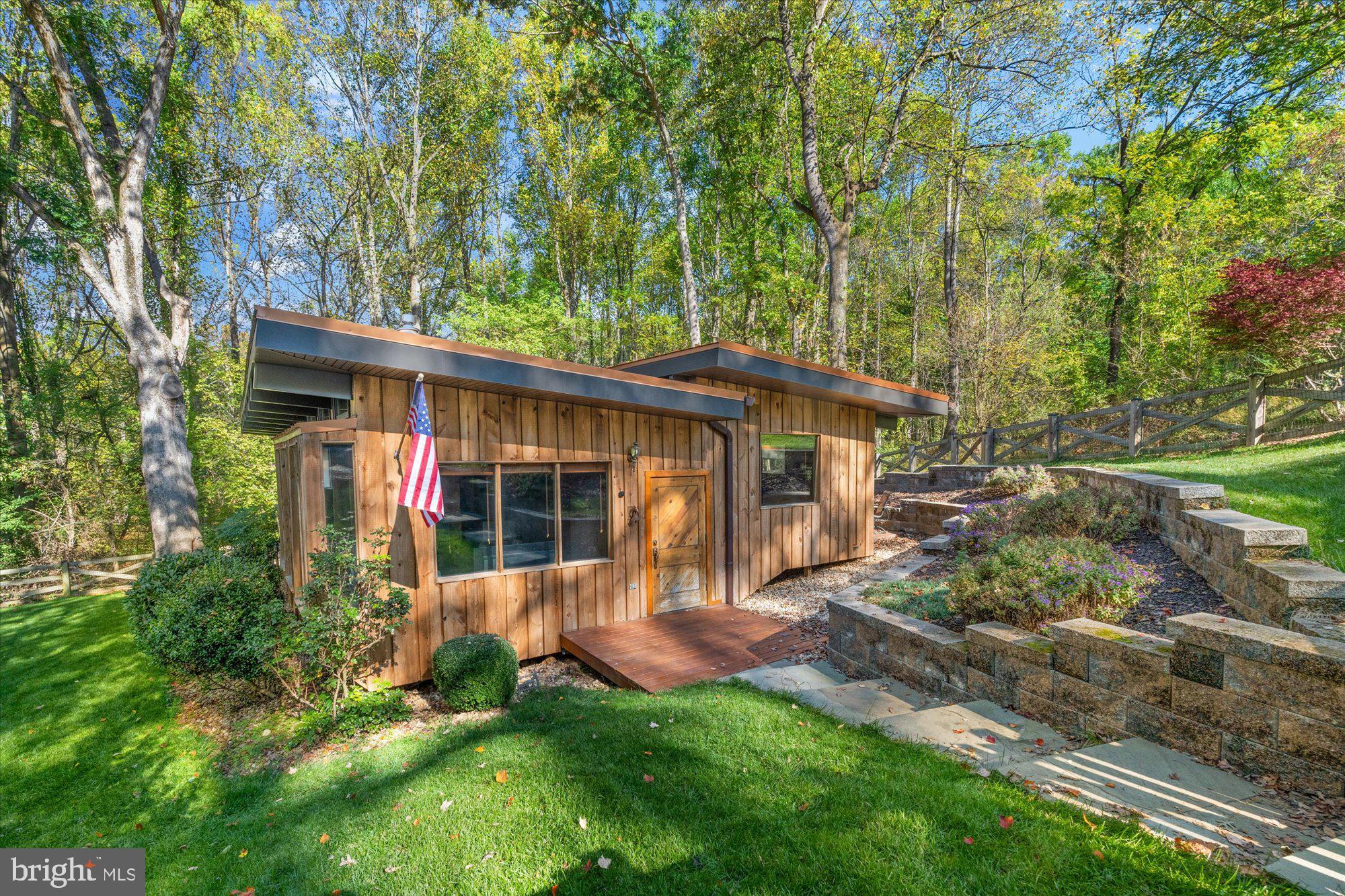 7221 Clifton Road Clifton, VA 20124 - Photo 3 of 47