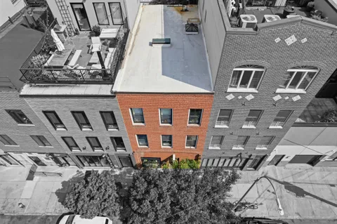 $3,850,000 | 29 Greenpoint Avenue | Greenpoint