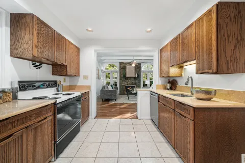 $1,100,000 | 2404 King Street, Alexandria, VA 22301