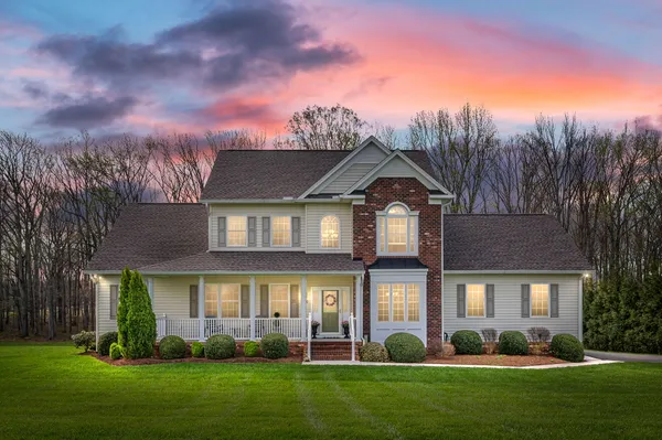 Contact Agent | 240 Poplar Road, Fredericksburg, VA 22406