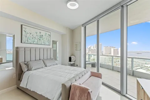 $1,975,000 | 900 Biscayne Boulevard, Unit 2506, Miami, FL 33132