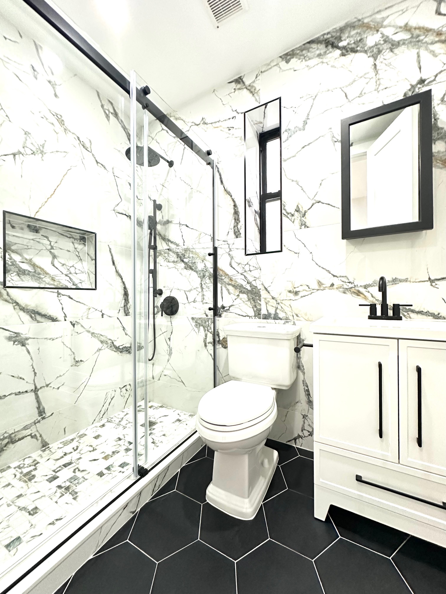 38-18 32nd Street, Unit 2 Queens, NY 11101 - Photo 7 of 8