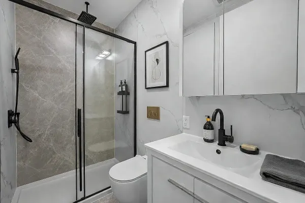 $4,579 | 219 Frost Street, Unit 2R | Williamsburg