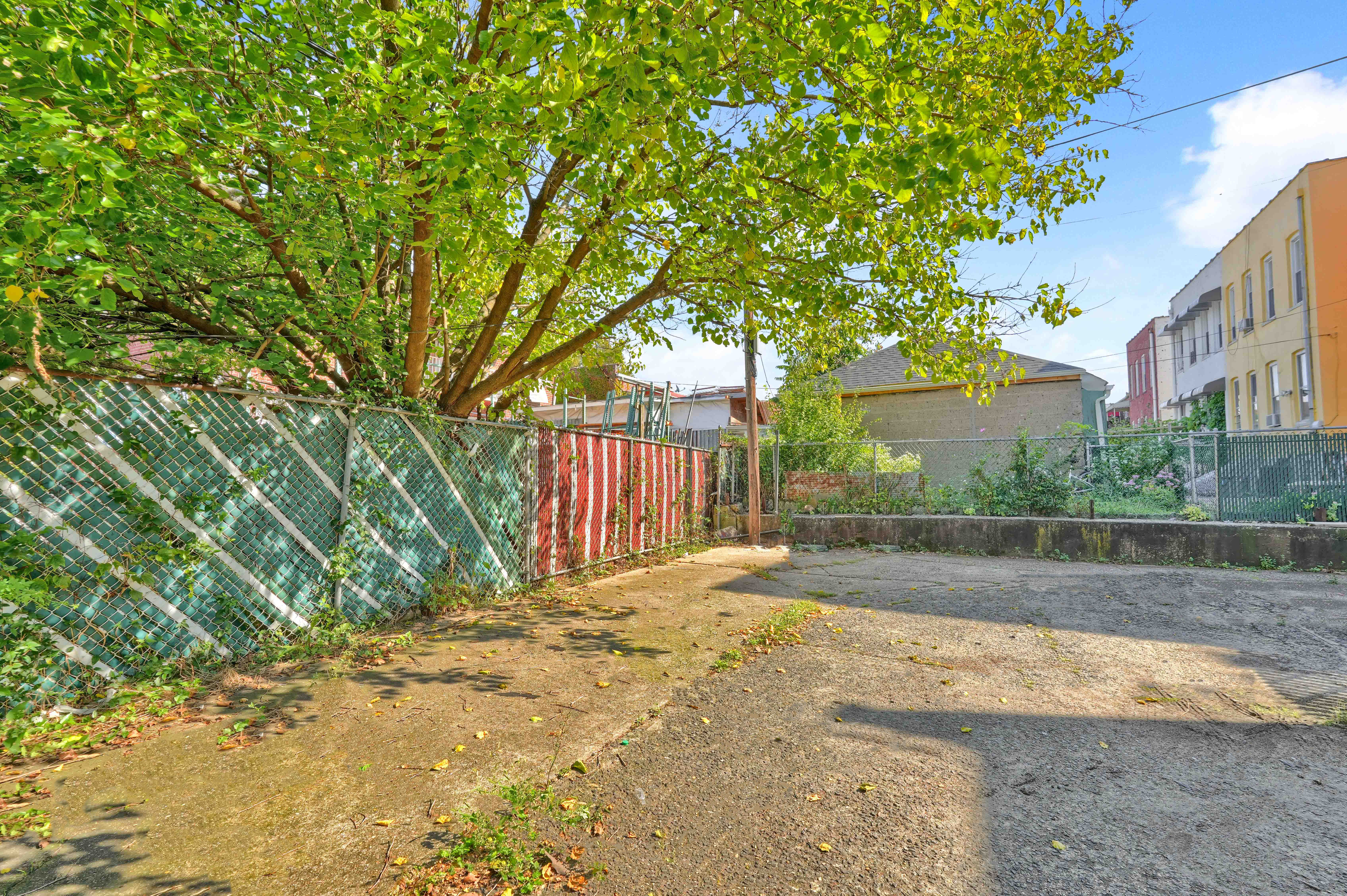 659 Jerome Street Brooklyn, NY 11207 - Photo 33 of 39 a view of backyard with green space