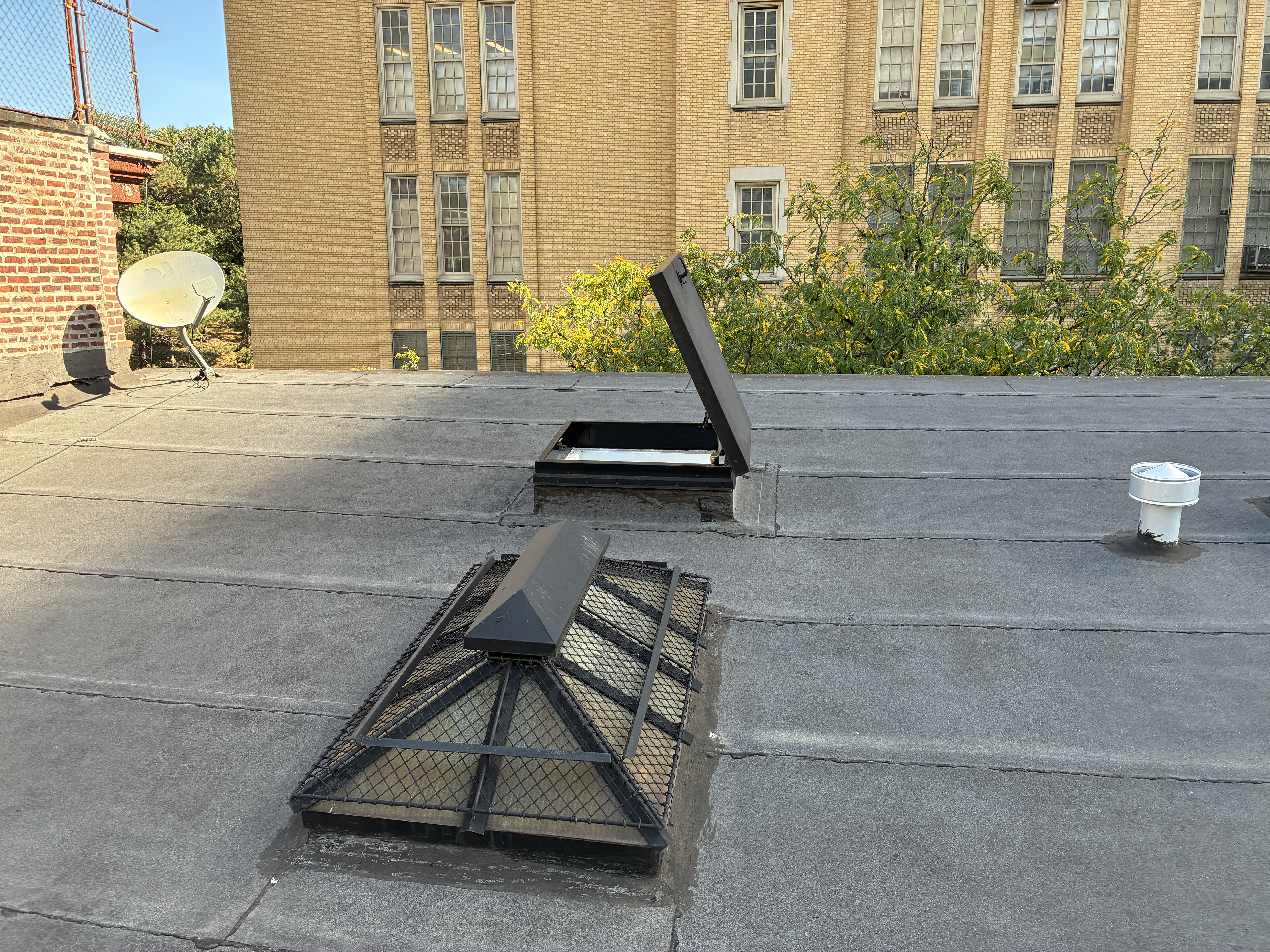 10 Fort Greene Place Brooklyn, NY 11217 - Photo 14 of 15 a bed sitting in front of a window