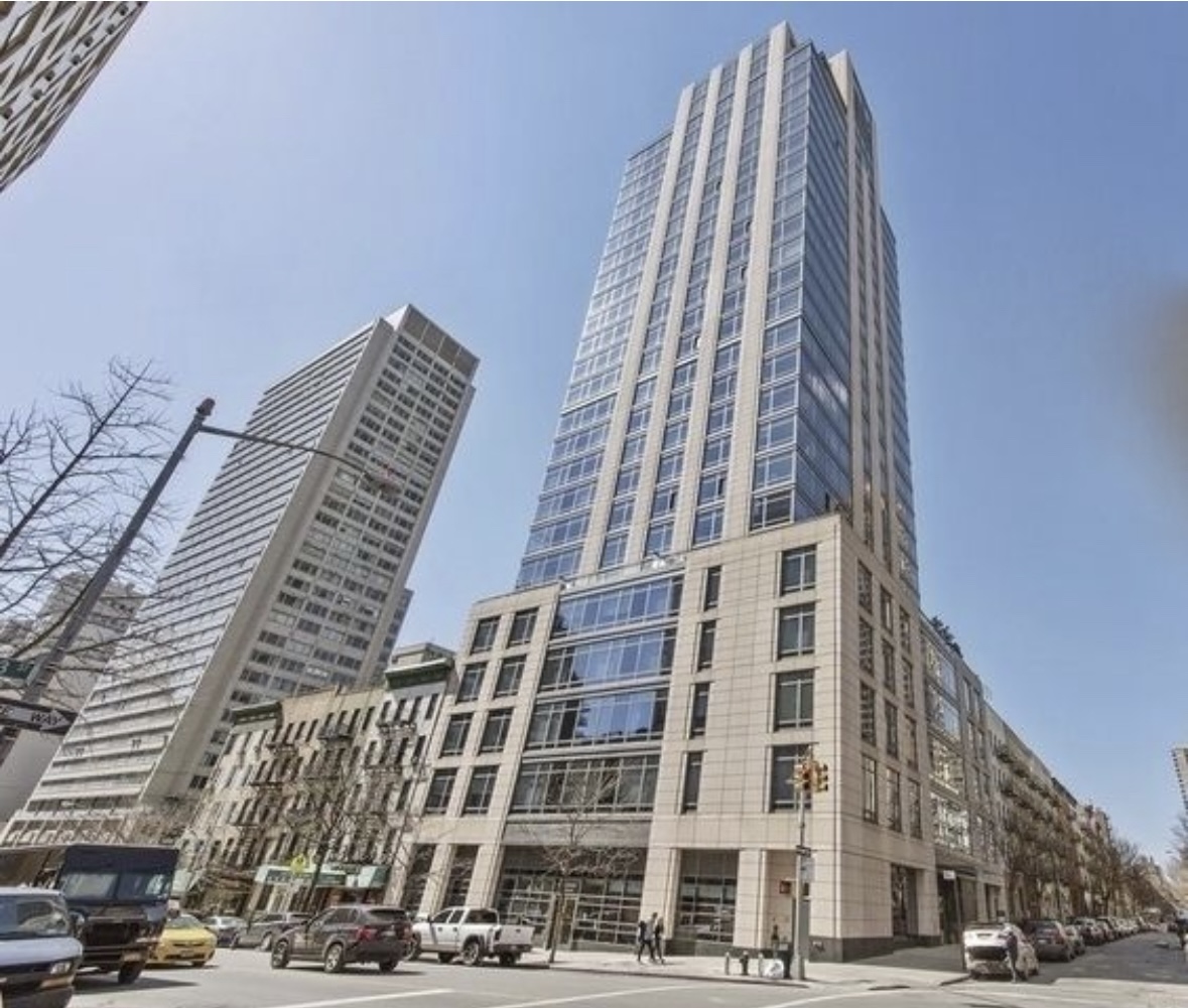 450 East 83rd Street, Unit 4H Manhattan, NY 10028 - Photo 8 of 16 front view of a building