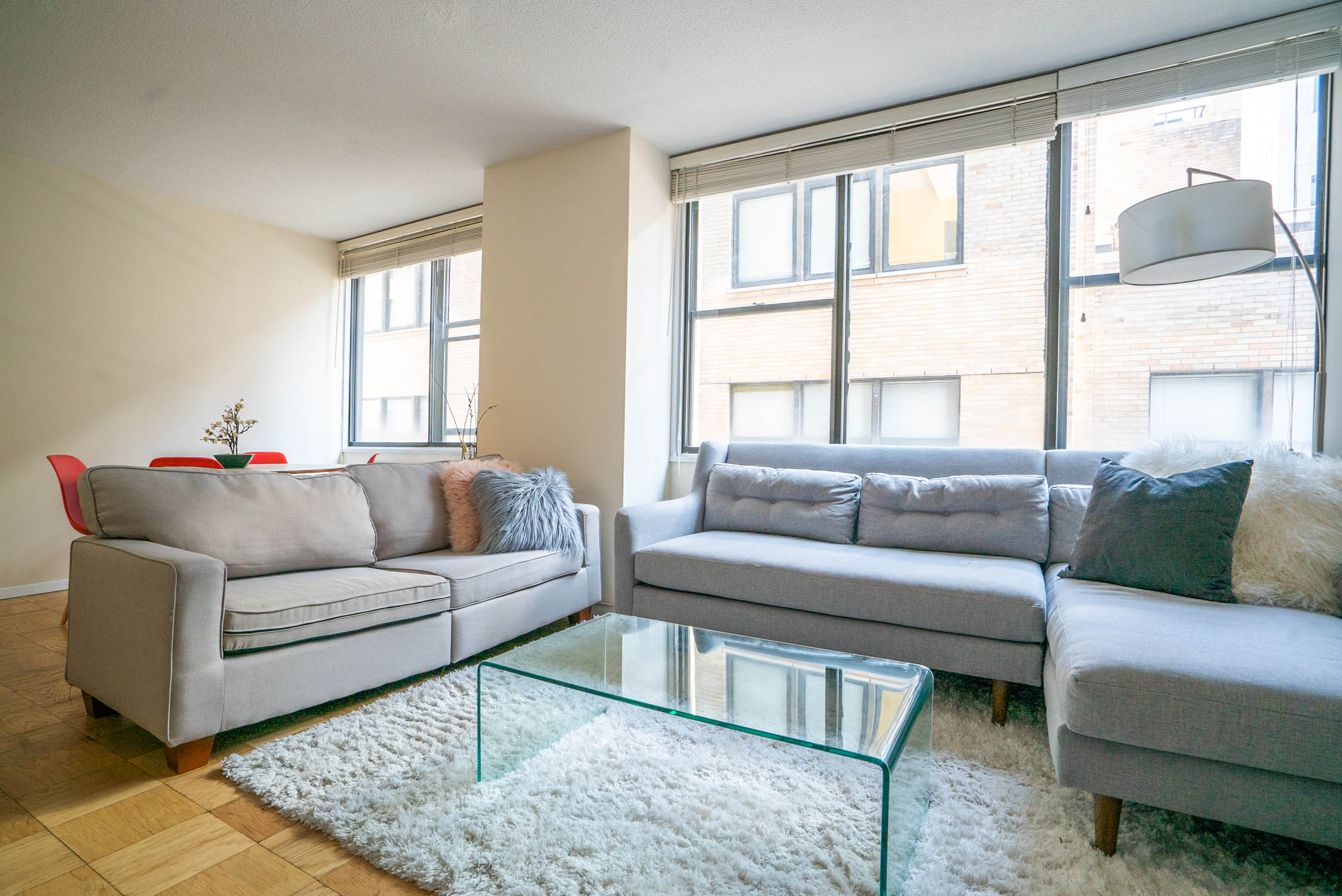 301 East 45th Street, Unit 15B Manhattan, NY 10017 - Photo 2 of 7