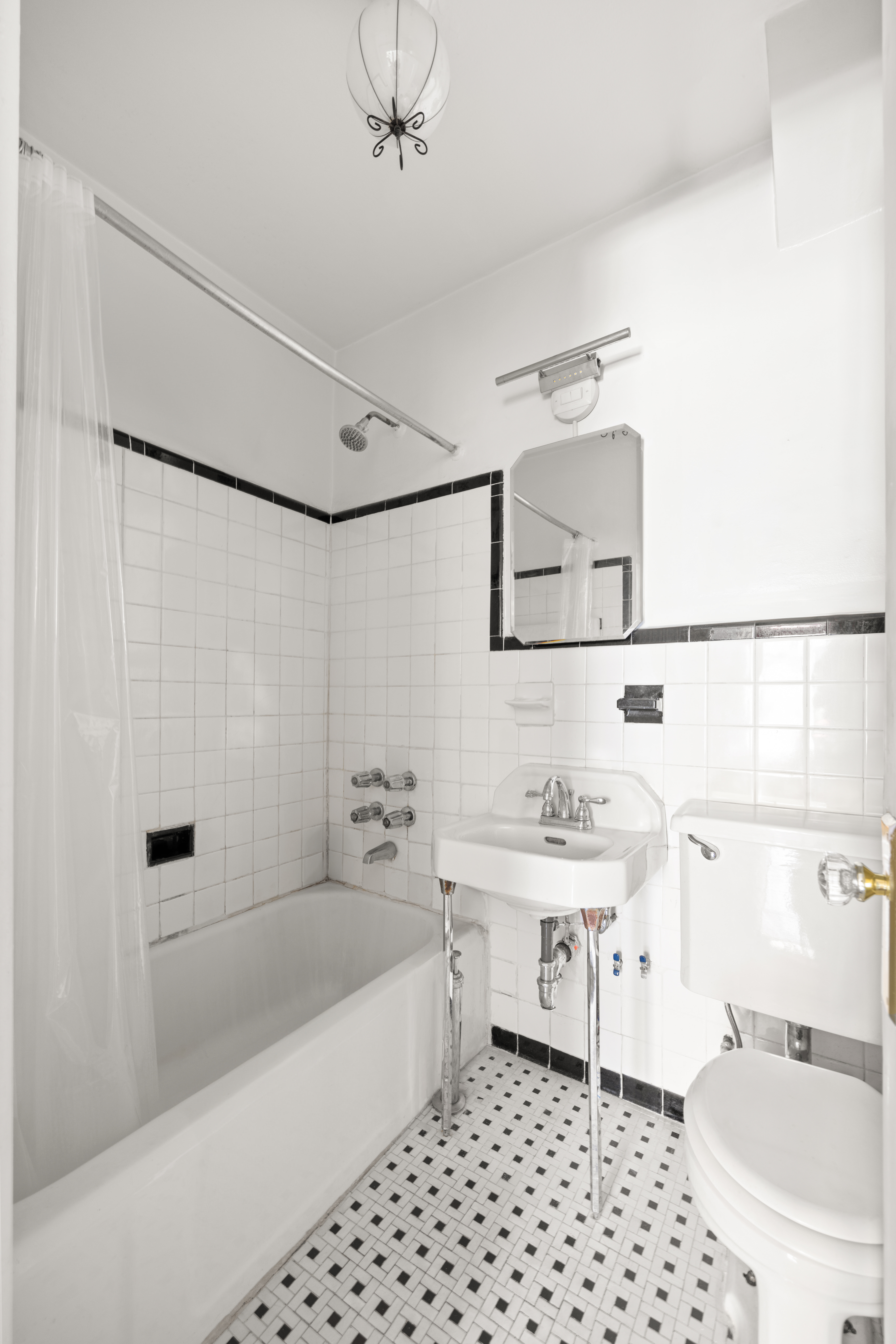 278 West 86th Street, Unit 4B Manhattan, NY 10024 - Photo 7 of 9