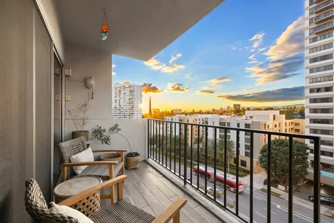 $1,499,000 | 10450 Wilshire Boulevard, Unit 7E, Los Angeles, CA 90024