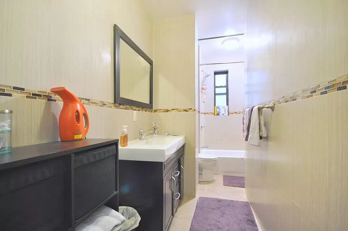 416 East 71st Street, Unit 22 Manhattan, NY 10021 - Photo 7 of 8