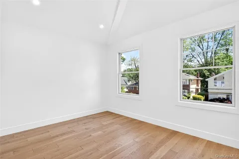 $10,500 | 37 Corchaug Avenue, Unit B, Port Washington, NY 11050