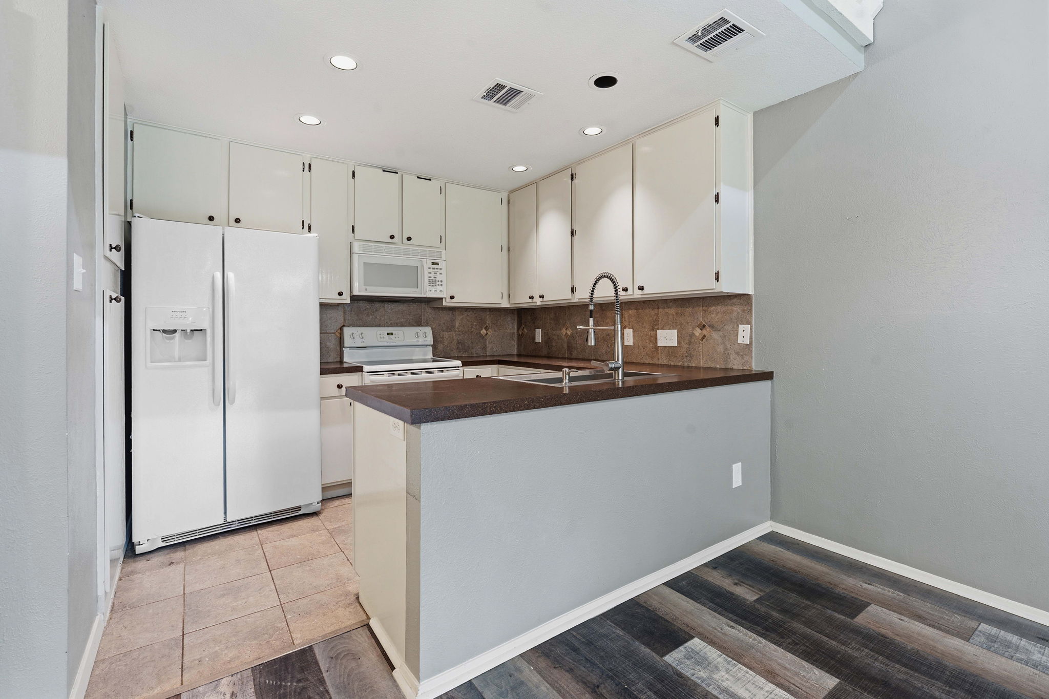 1748 Ohlen Road, Unit 24 Austin, TX 78757 - Photo 9 of 26