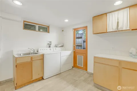 $1,050,000 | 10417 76th Avenue South, Seattle, WA 98178