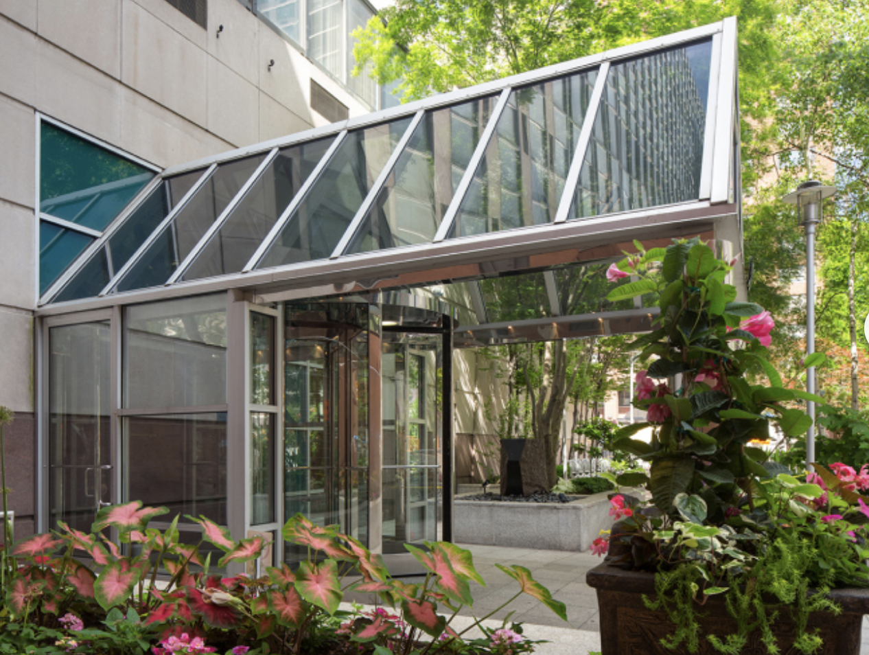 300 East 93rd Street, Unit 18E Manhattan, NY 10128 - Photo 13 of 15 a view of small garden