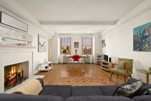 $1,300,000 | 45 Christopher Street, Unit 16D | West Village