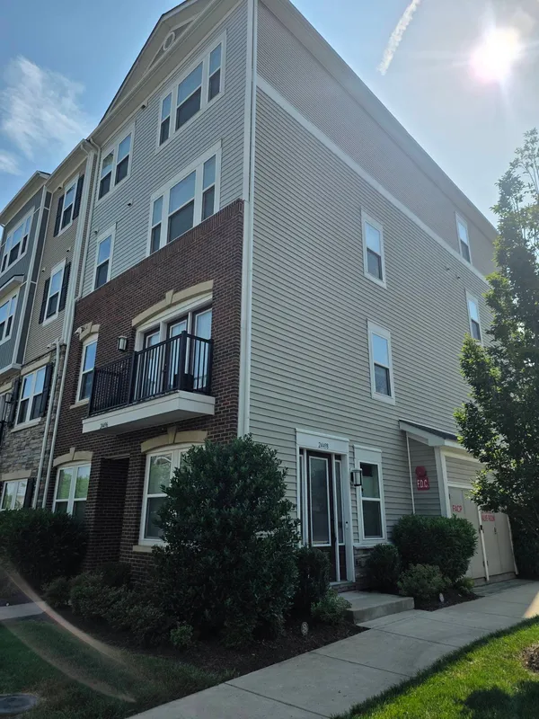 $575,000 | 24498 Amherst Forest Terrace, Aldie, VA 20105
