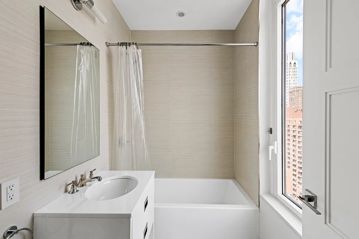 305 East 85th Street, Unit PHC Manhattan, NY 10028 - Photo 21 of 27