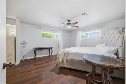 $375,000 | 409 East Scotland Drive, Irving, TX 75062