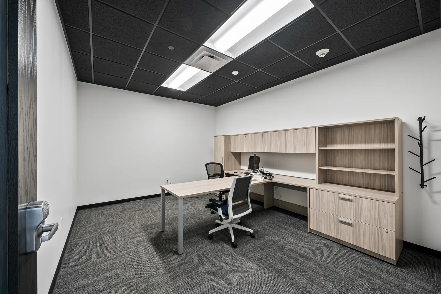 $5,100 | 652 North Edwards Boulevard, Unit 4, Lake Geneva, WI 53147