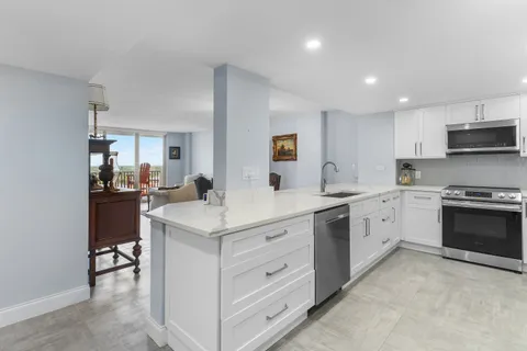 $545,000 | 1150 Hillsboro Mile, Unit 905, Hillsboro Beach, FL 33064