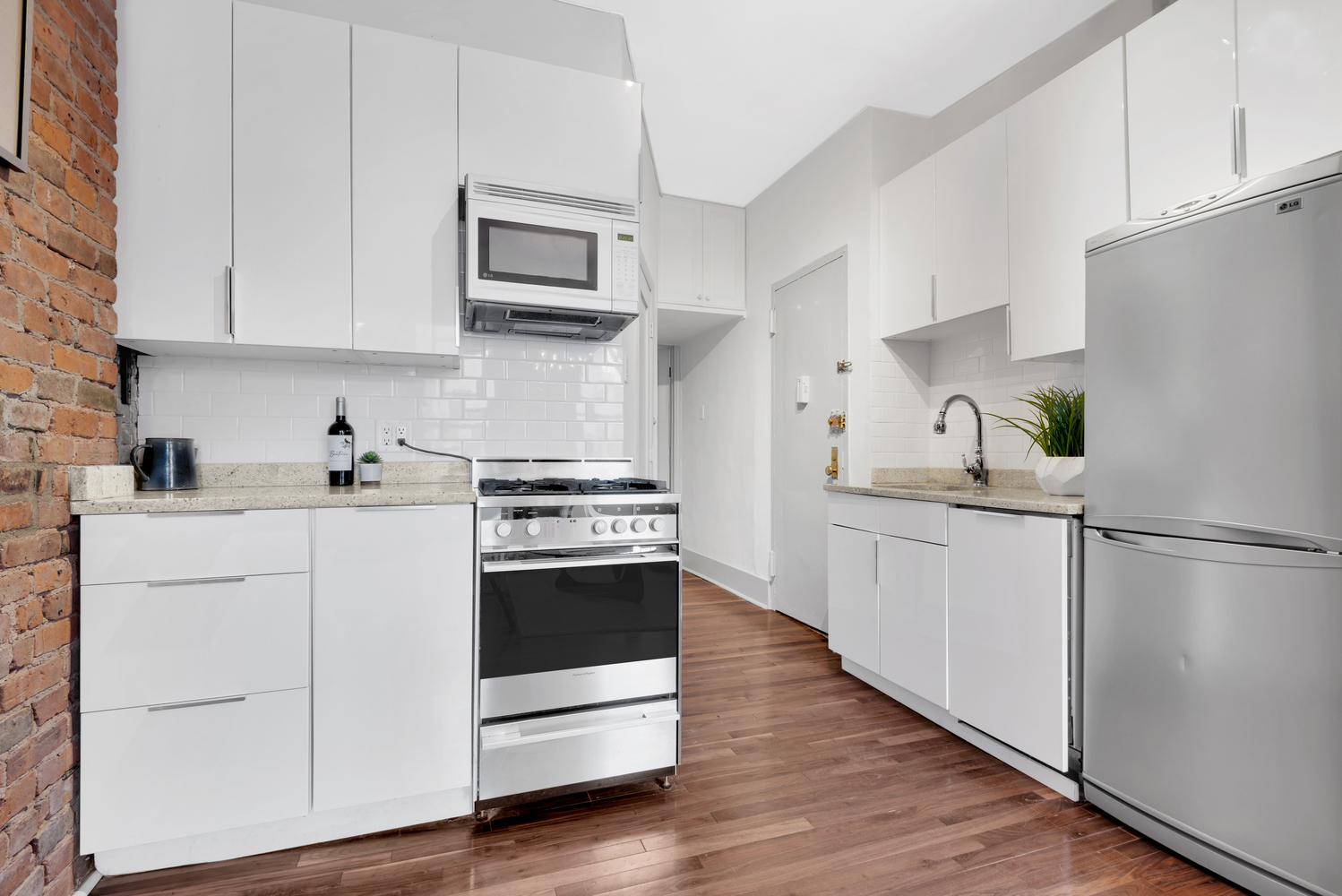 105 Thompson Street, Unit 12 Manhattan, NY 10012 - Photo 3 of 6