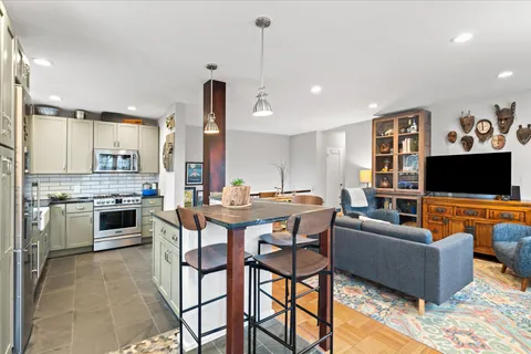 $370,000 | 1649 Fitzgerald Lane, Alexandria, VA 22302