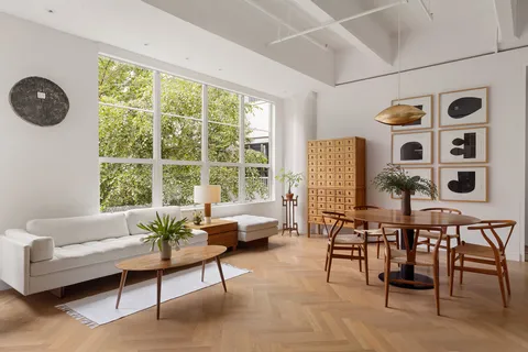 $2,575,000 | 184 Kent Avenue, Unit 512A | Williamsburg