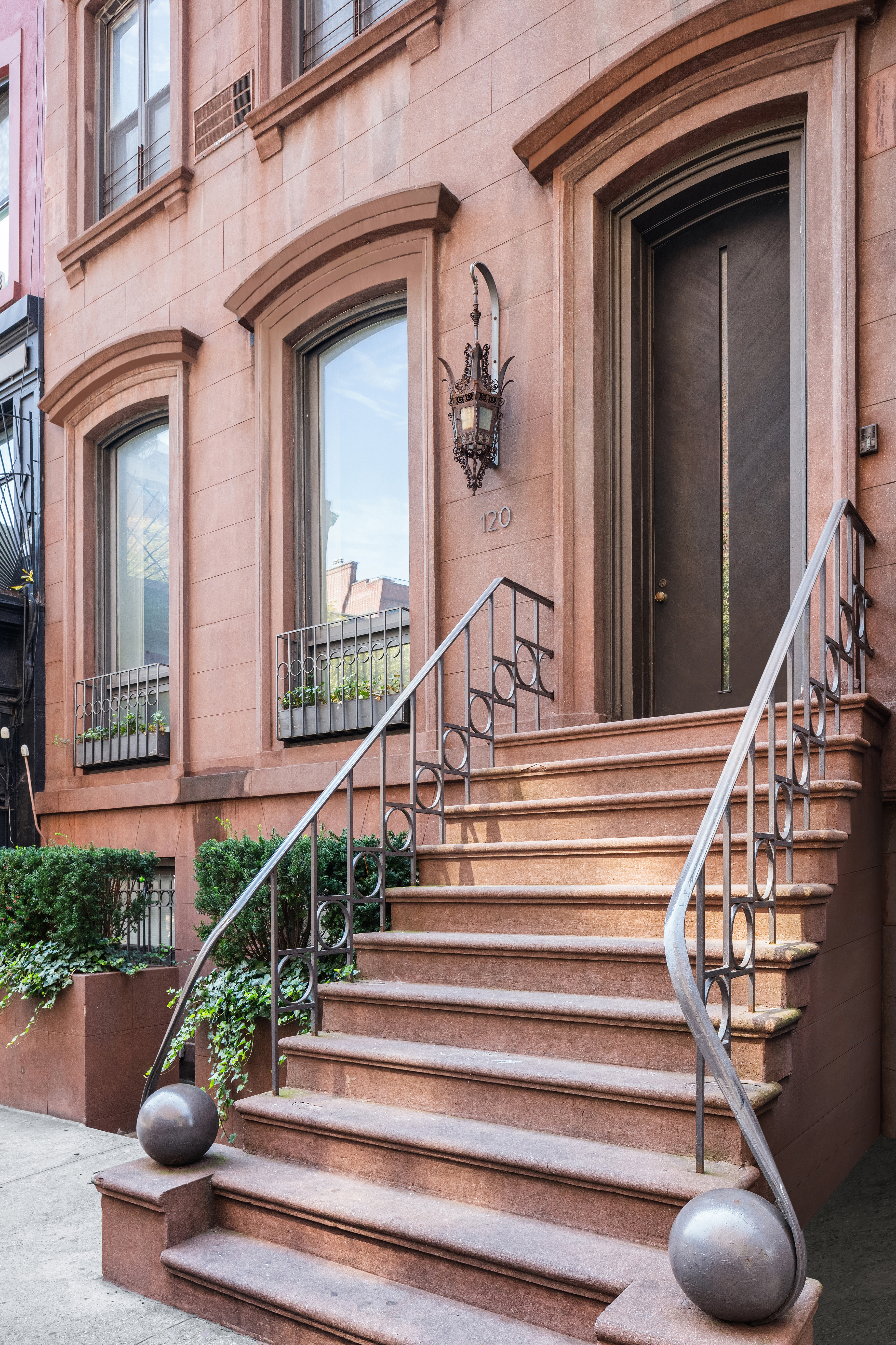 120 East 19th Street Manhattan, NY 10003 - Photo 1 of 33