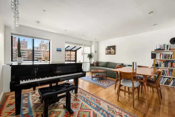 $850,000 | 225 East 86th Street, Unit 904 | Upper East Side