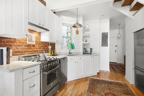 $2,295,000 | 92 Horatio Street, Unit 4L | West Village