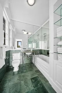 $2,995,000 | 12 Beekman Place, Unit PHA | Midtown East