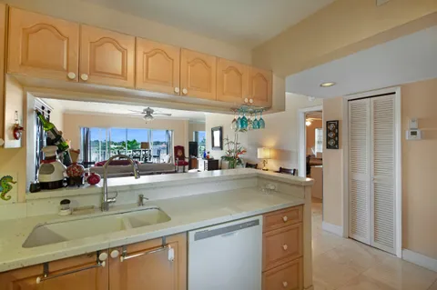 $489,000 | 3050 Northeast 48th Court, Unit 401, Lighthouse Point, FL 33064