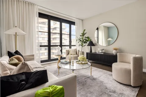 $2,475,000 | 250 West 96th Street, Unit 3G | Upper West Side