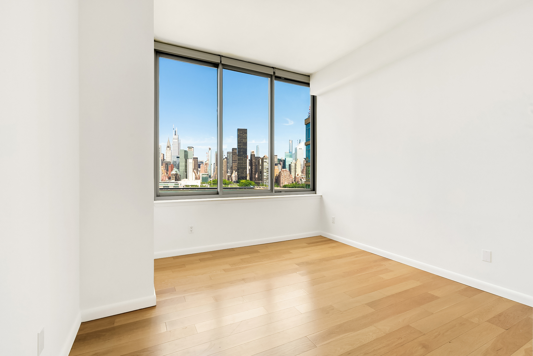 46-30 Center Boulevard, Unit 1010 Queens, NY 11109 - Photo 14 of 26