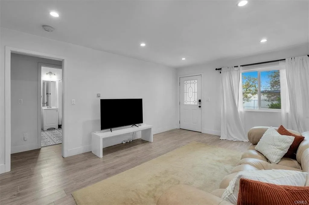 $595,000 | 354 East 111th Street, Los Angeles, CA 90061